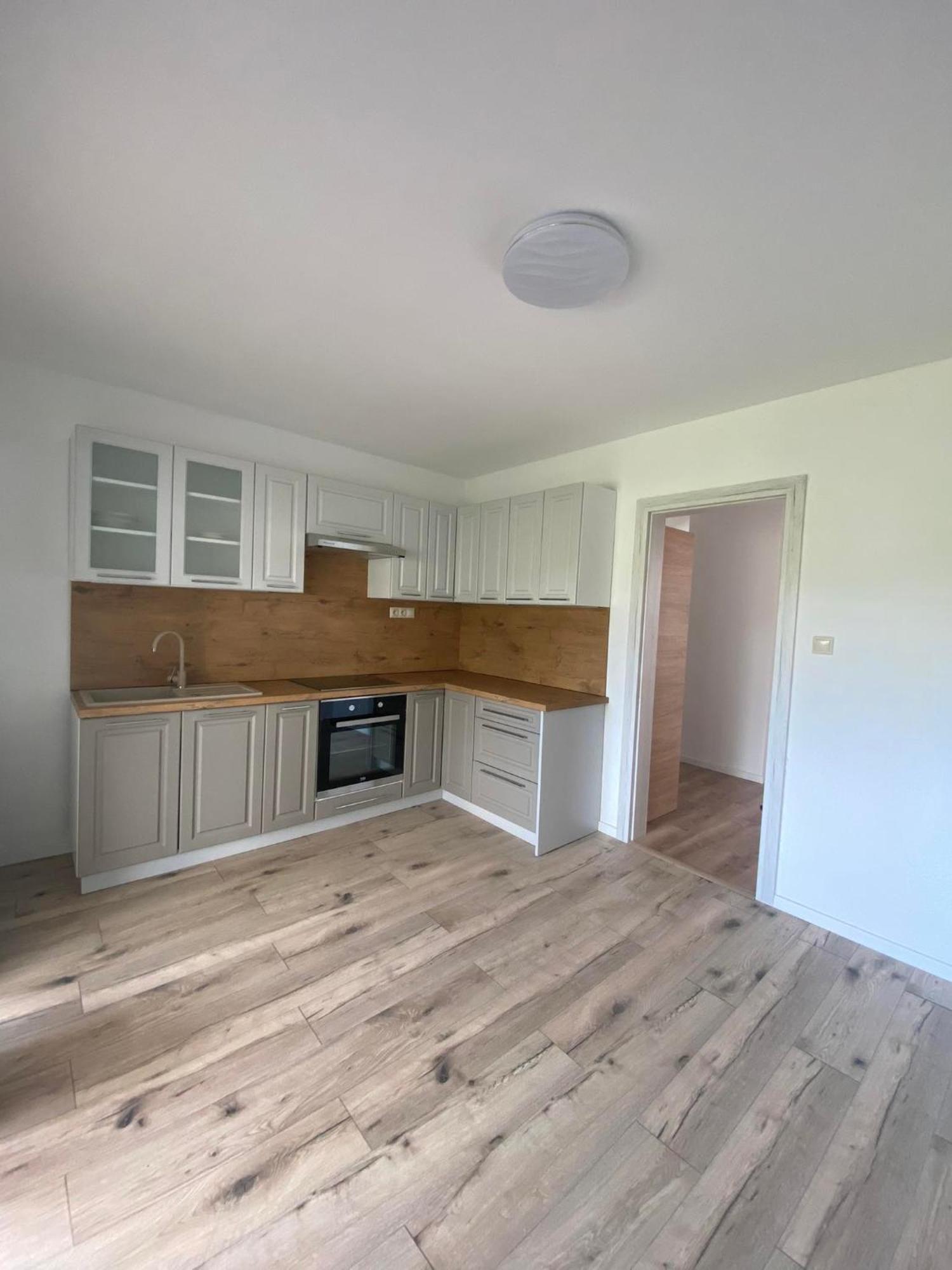Apartman Nikol Prievidza Ngoại thất bức ảnh